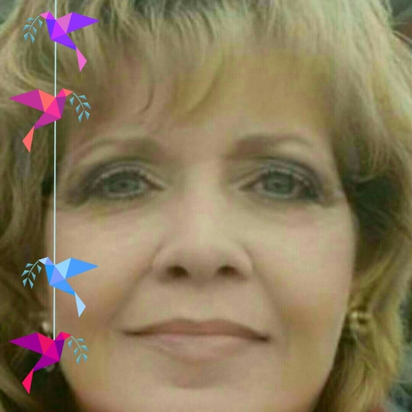 Meet your Posher, Lori - Picture 1 of 1